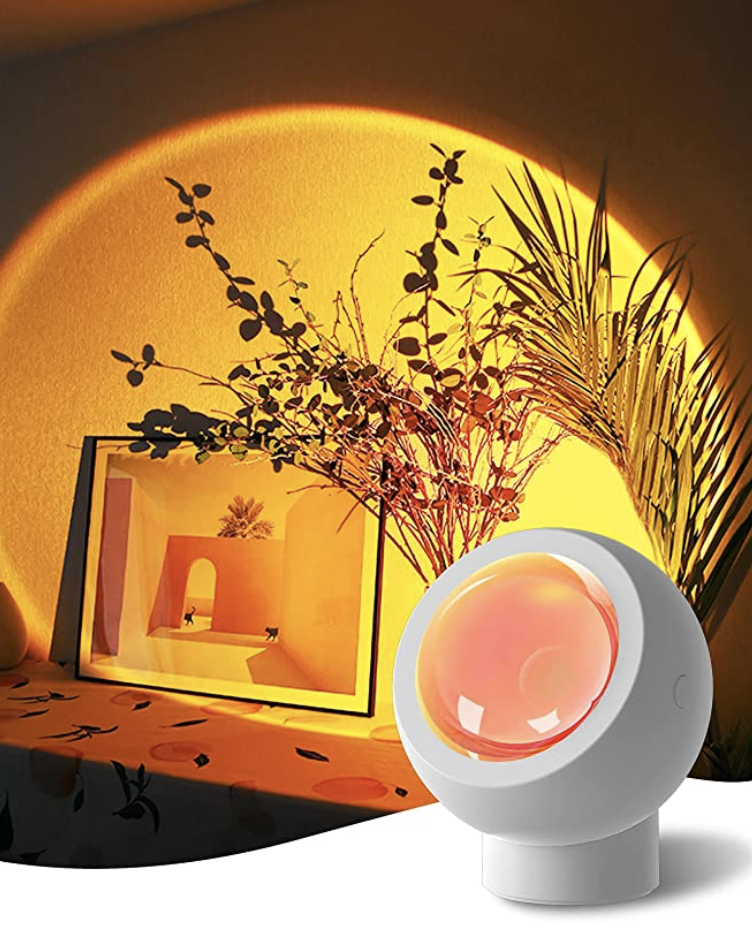 一群不同颜色的灯光
低可信度描述已自动生成